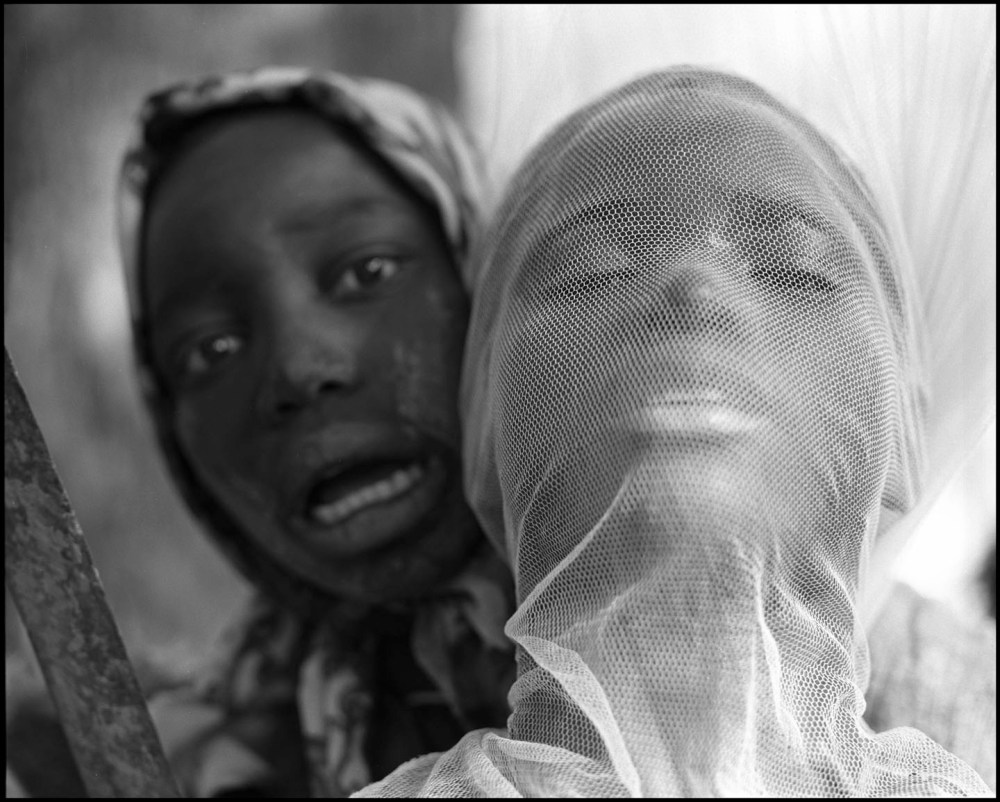 (Marker '13) Dicko Harandane 'On s'explose devant l'appareil photo'. Courtesy: Gallery Carpe diem