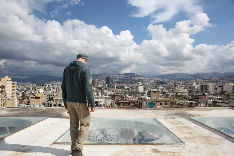 Sueraya Shaheen; "Ayman Baalbaki" (Beirut 2013); archival Pigment Print; (30.5 x 47.7 cm). Courtesy: Barbara Davis Gallery. 